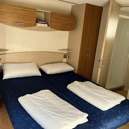 River Italie Met 2 Slaapkamers Chalet *