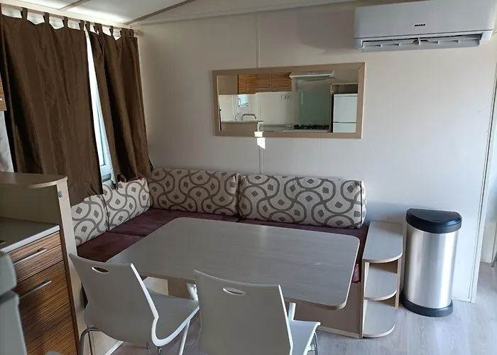 River Italie Met 3 Slaapkamers Ameglia