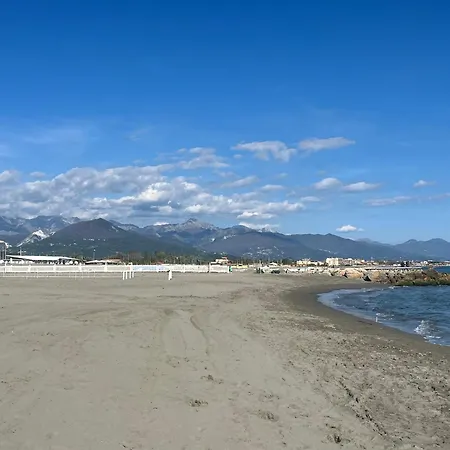 River Italie Met 2 Slaapkamers * Ameglia