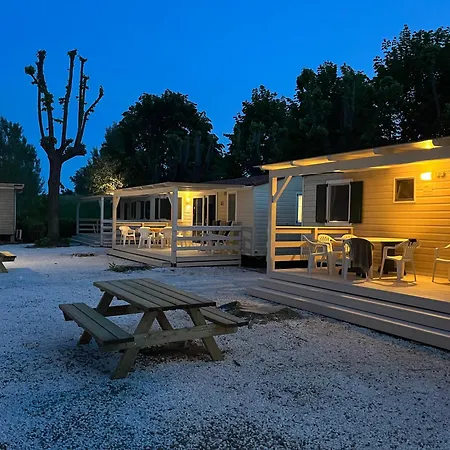 River Italie Met 2 Slaapkamers Chalet *