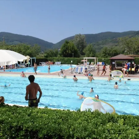 River Italie Met 2 Slaapkamers Ameglia